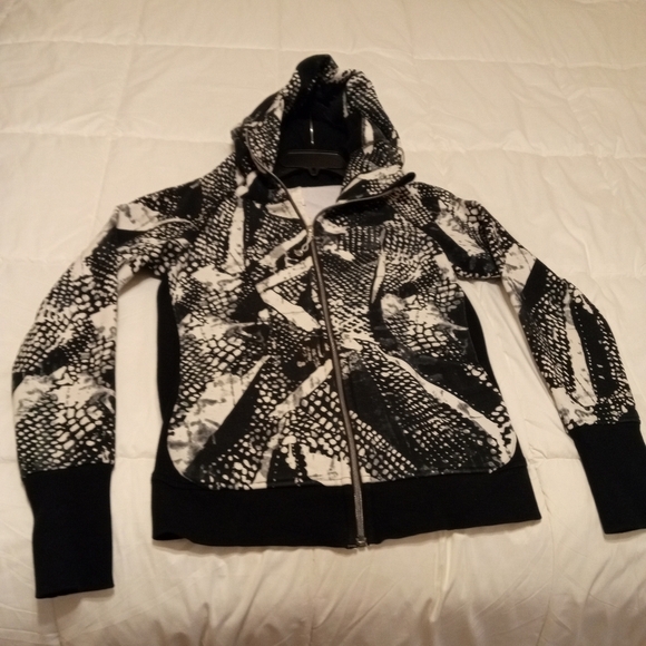 Lululemon Scuba Hoodie III Static Mist White Black / Black, W4IC8S, Size 6 - Picture 11 of 16